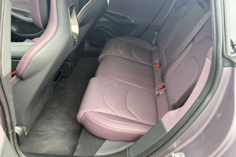 Used Xiaomi Auto SU7 2024 Rear-Drive Long-Range Intelligent Driving Version Interior 3