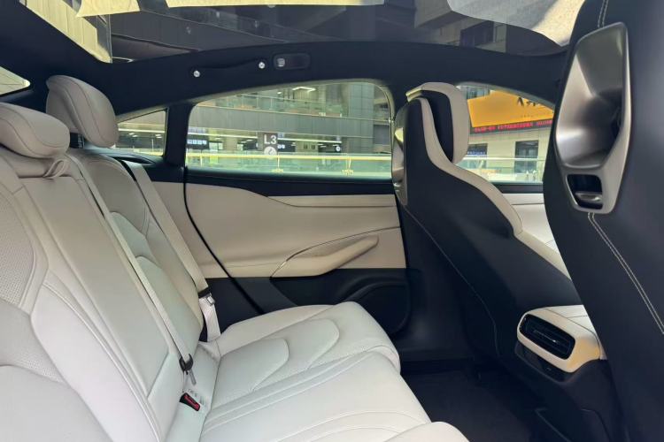 Used Xiaomi Auto SU7 2024 Rear-Drive Ultra-Long Range Advanced Pro-Level Intelligent Driving Version Interior 3