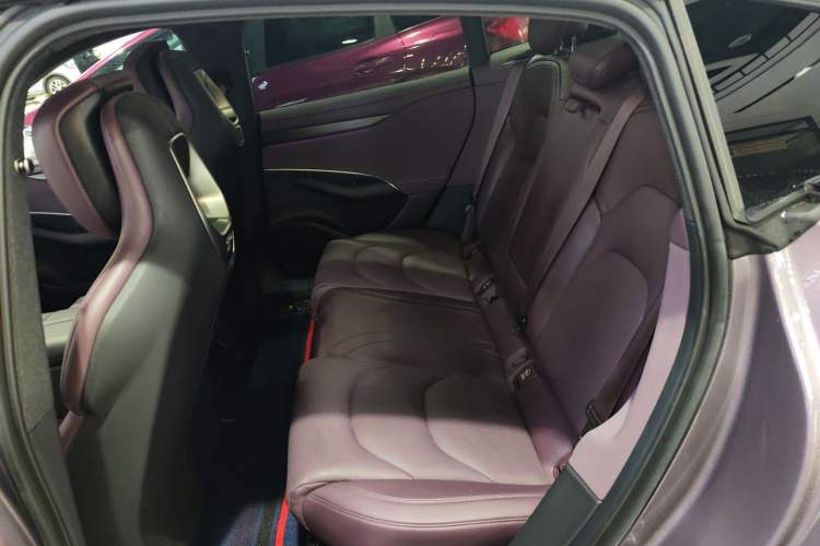 Used Xiaomi Auto SU7 2024 Rear-Drive Long-Range Intelligent Driving Version Interior 4