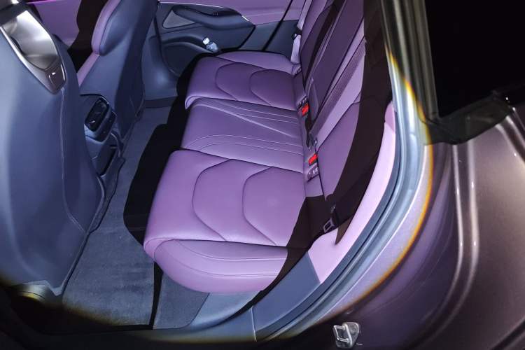 Used Xiaomi Auto SU7 2024 Four-Wheel Drive Ultra-Long Range Advanced Intelligent Driving Max Edition Interior 4