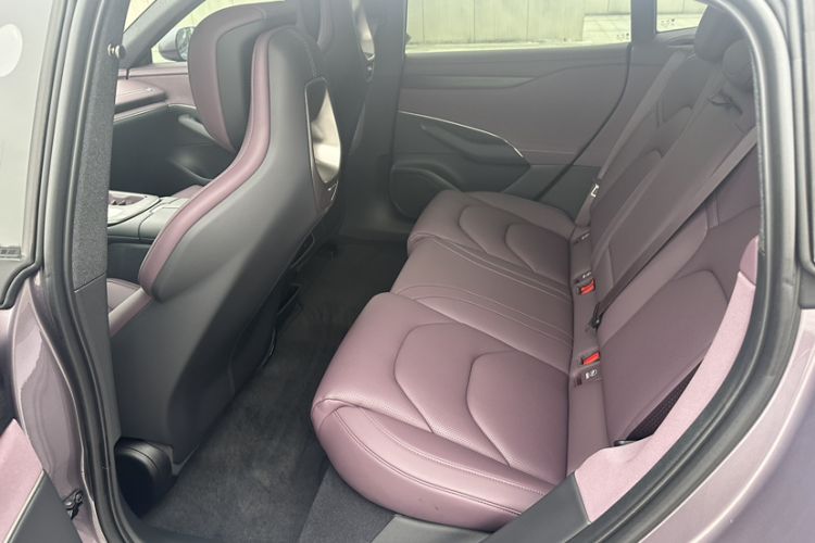 Used Xiaomi Auto SU7 2024 Rear-Drive Ultra-Long Range Advanced Pro-Level Intelligent Driving Version Interior 4