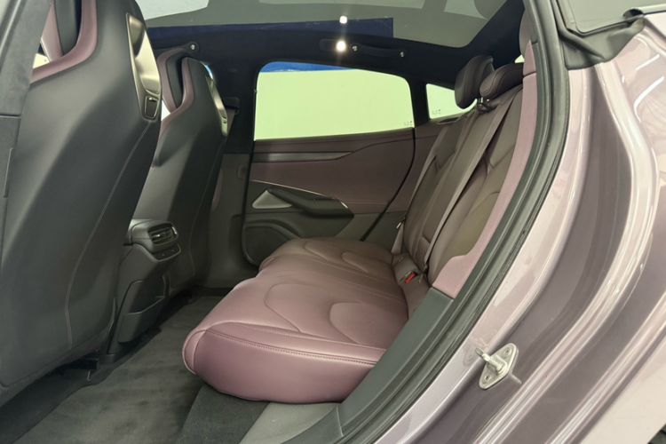 Used Xiaomi Auto SU7 2024 Four-Wheel Drive Ultra-Long Range Advanced Intelligent Driving Max Edition Interior 4