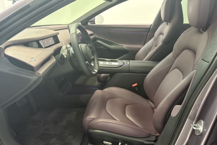 Used Xiaomi Auto SU7 2024 Rear-Drive Long-Range Intelligent Driving Version Interior 4