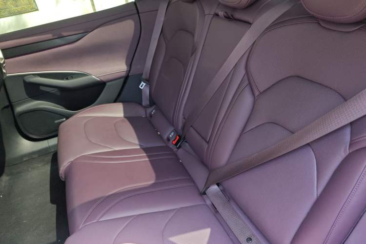 Used Xiaomi Auto SU7 2024 Rear-Drive Ultra-Long Range Advanced Pro-Level Intelligent Driving Version Interior 4