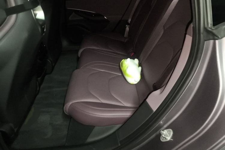 Used Xiaomi Auto SU7 2024 Rear-Drive Long-Range Intelligent Driving Version Interior 4
