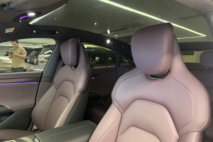 Used Xiaomi Auto SU7 2024 Rear-Drive Long-Range Intelligent Driving Version Interior 5