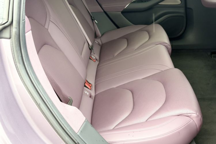 Used Xiaomi Auto SU7 2024 Rear-Drive Long-Range Intelligent Driving Version Interior 5