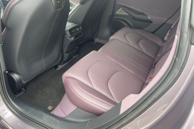 Used Xiaomi Auto SU7 2024 Four-Wheel Drive Ultra-Long Range Advanced Intelligent Driving Max Edition Interior 8