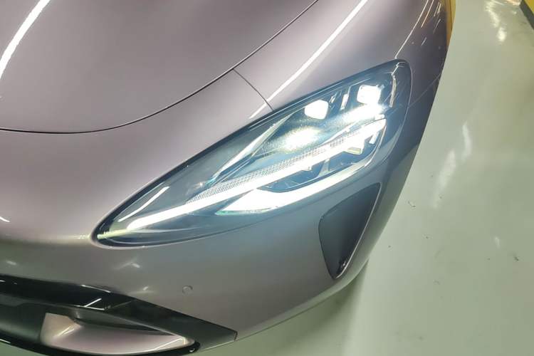 Used Xiaomi Auto SU7 2024 Four-Wheel Drive Ultra-Long Range Advanced Intelligent Driving Max Edition Left Front Headlight