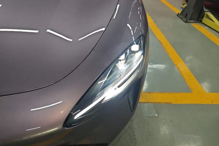 Used Xiaomi Auto SU7 2024 Four-Wheel Drive Ultra-Long Range Advanced Intelligent Driving Max Edition Left Front Headlight