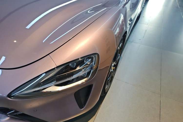 Used Xiaomi Auto SU7 2024 Four-Wheel Drive Ultra-Long Range Advanced Intelligent Driving Max Edition Left Front Headlight