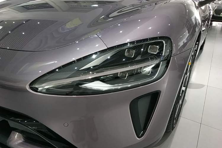 Used Xiaomi Auto SU7 2024 Rear-Drive Long-Range Intelligent Driving Version Left Front Headlight