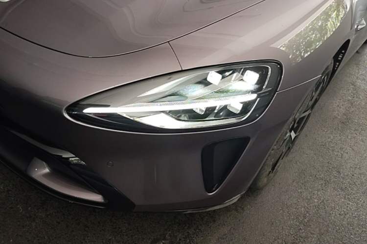Used Xiaomi Auto SU7 2024 Rear-Drive Ultra-Long Range Advanced Pro-Level Intelligent Driving Version Left Front Headlight