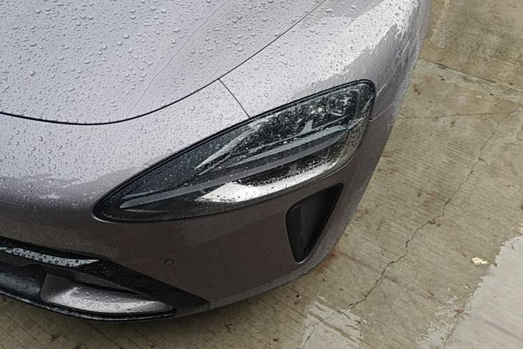 Used Xiaomi Auto SU7 2024 Rear-Drive Ultra-Long Range Advanced Pro-Level Intelligent Driving Version Left Front Headlight