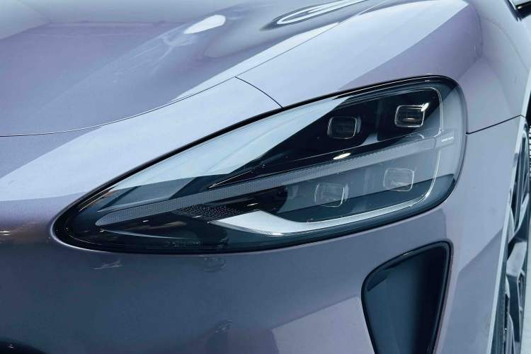 Used Xiaomi Auto SU7 2024 Four-Wheel Drive Ultra-Long Range Advanced Intelligent Driving Max Edition Left Front Headlight