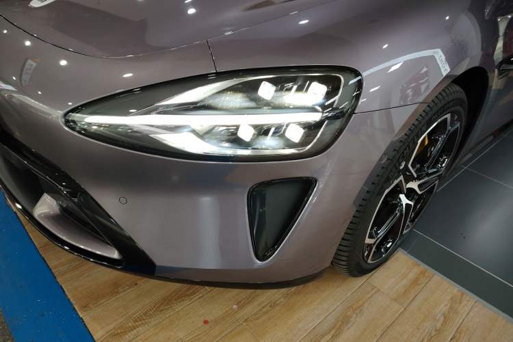 Used Xiaomi Auto SU7 2024 Rear-Drive Long-Range Intelligent Driving Version Left Front Headlight