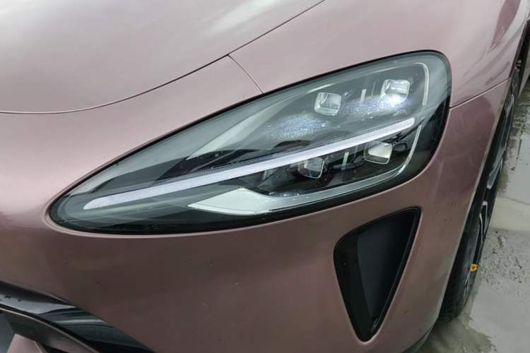 Used Xiaomi Auto SU7 2024 Rear-Drive Long-Range Intelligent Driving Version Left Front Headlight