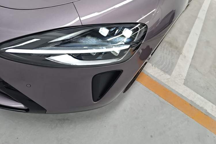 Used Xiaomi Auto SU7 2024 Rear-Drive Long-Range Intelligent Driving Version Left Front Headlight