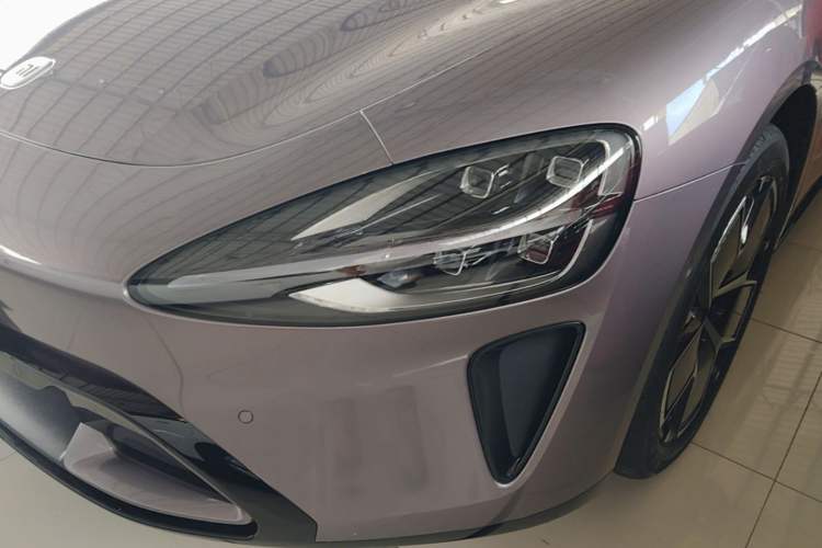 Used Xiaomi Auto SU7 2024 Rear-Drive Ultra-Long Range Advanced Pro-Level Intelligent Driving Version Left Front Headlight