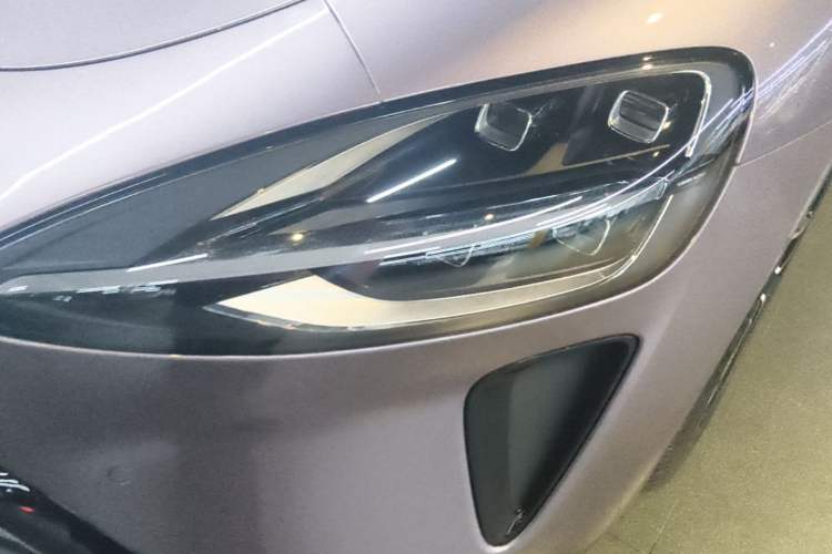 Used Xiaomi Auto SU7 2024 Rear-Drive Ultra-Long Range Advanced Pro-Level Intelligent Driving Version Left Front Headlight