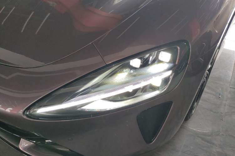 Used Xiaomi Auto SU7 2024 Four-Wheel Drive Ultra-Long Range Advanced Intelligent Driving Max Edition Left Front Headlight