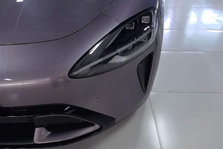 Used Xiaomi Auto SU7 2024 Rear-Drive Ultra-Long Range Advanced Pro-Level Intelligent Driving Version Left Front Headlight
