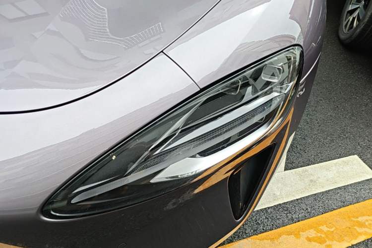 Used Xiaomi Auto SU7 2024 Rear-Drive Ultra-Long Range Advanced Pro-Level Intelligent Driving Version Left Front Headlight