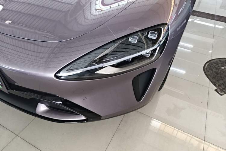 Used Xiaomi Auto SU7 2024 Rear-Drive Ultra-Long Range Advanced Pro-Level Intelligent Driving Version Left Front Headlight