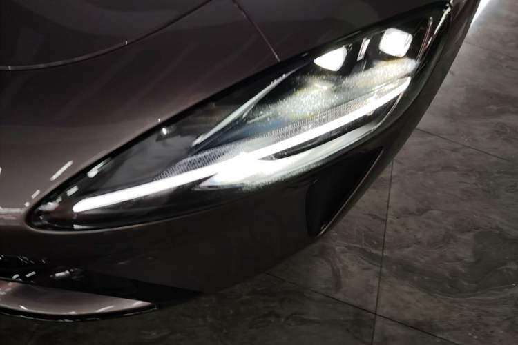 Used Xiaomi Auto SU7 2024 Rear-Drive Long-Range Intelligent Driving Version Left Front Headlight