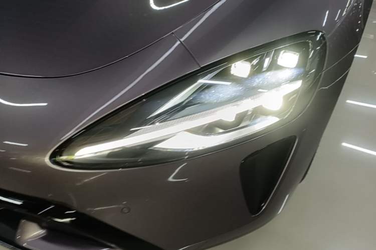 Used Xiaomi Auto SU7 2024 Rear-Drive Ultra-Long Range Advanced Pro-Level Intelligent Driving Version Left Front Headlight