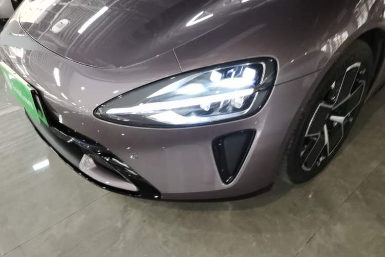 Used Xiaomi Auto SU7 2024 Four-Wheel Drive Ultra-Long Range Advanced Intelligent Driving Max Edition Left Front Headlight