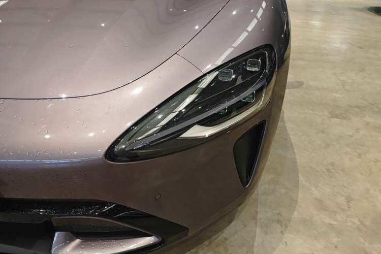 Used Xiaomi Auto SU7 2024 Four-Wheel Drive Ultra-Long Range Advanced Intelligent Driving Max Edition Left Front Headlight
