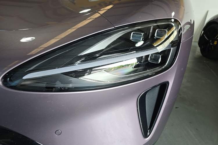 Used Xiaomi Auto SU7 2024 Four-Wheel Drive Ultra-Long Range Advanced Intelligent Driving Max Edition Left Front Headlight