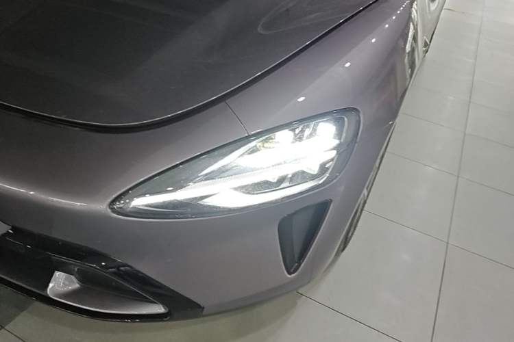Used Xiaomi Auto SU7 2024 Rear-Drive Long-Range Intelligent Driving Version Left Front Headlight