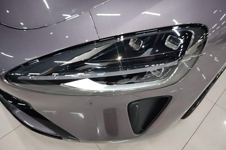 Used Xiaomi Auto SU7 2024 Rear-Drive Long-Range Intelligent Driving Version Left Front Headlight