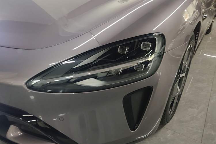 Used Xiaomi Auto SU7 2024 Rear-Drive Long-Range Intelligent Driving Version Left Front Headlight