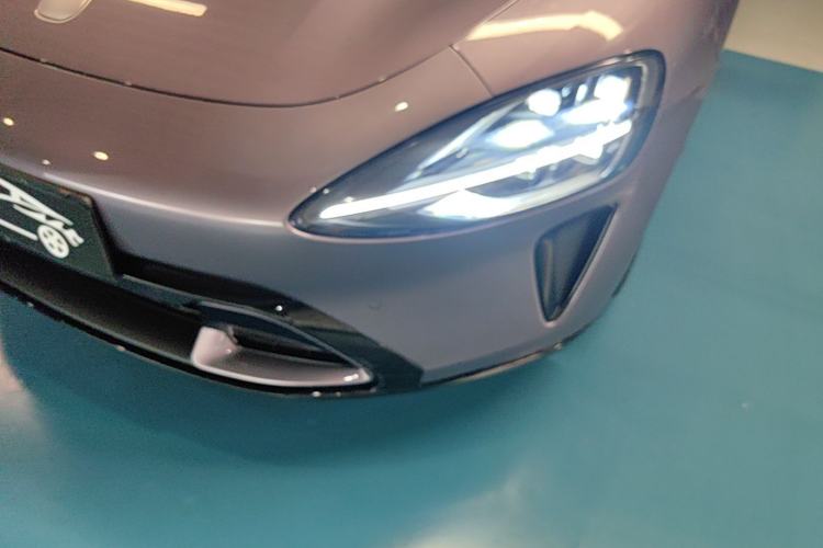Used Xiaomi Auto SU7 2024 Rear-Drive Ultra-Long Range Advanced Pro-Level Intelligent Driving Version Left Front Headlight
