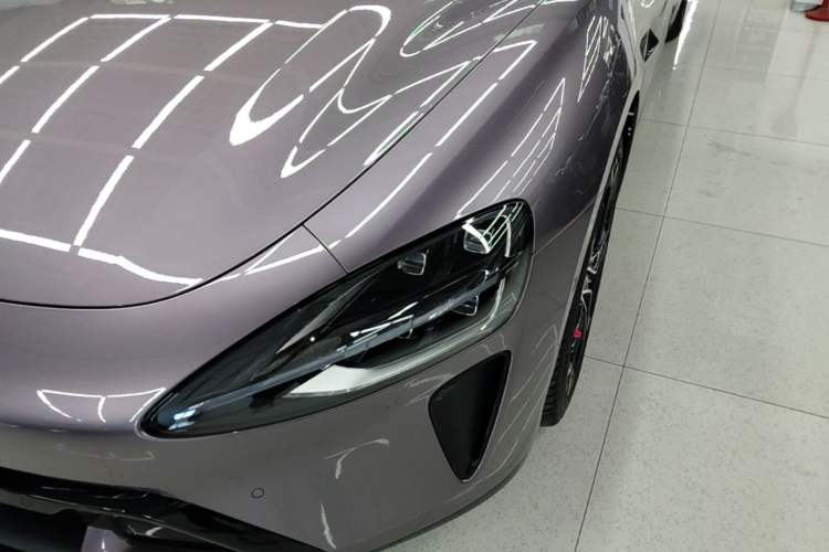 Used Xiaomi Auto SU7 2024 Rear-Drive Ultra-Long Range Advanced Pro-Level Intelligent Driving Version Left Front Headlight