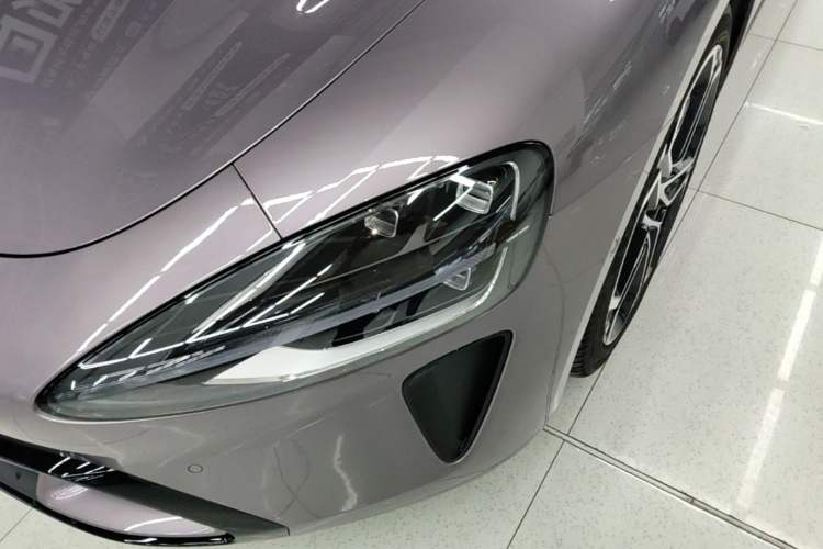 Used Xiaomi Auto SU7 2024 Four-Wheel Drive Ultra-Long Range Advanced Intelligent Driving Max Edition Left Front Headlight