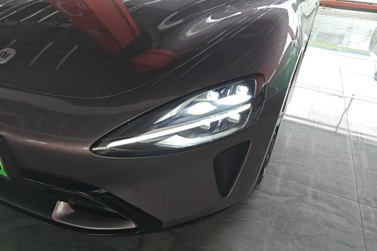 Used Xiaomi Auto SU7 2024 Four-Wheel Drive Ultra-Long Range Advanced Intelligent Driving Max Edition Left Front Headlight