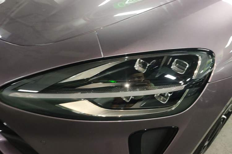 Used Xiaomi Auto SU7 2024 Rear-Drive Ultra-Long Range Advanced Pro-Level Intelligent Driving Version Left Front Headlight