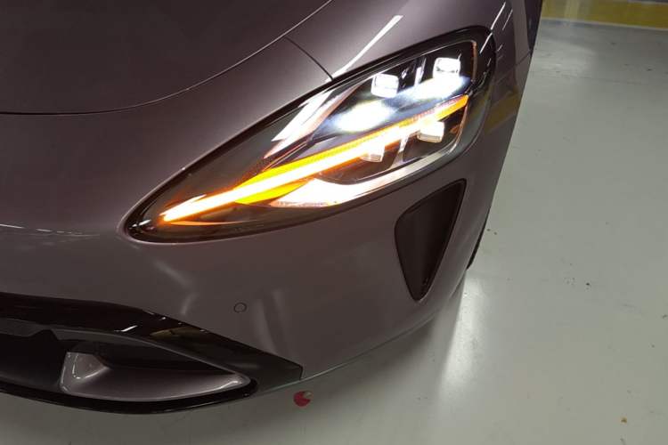 Used Xiaomi Auto SU7 2024 Rear-Drive Long-Range Intelligent Driving Version Left Front Headlight