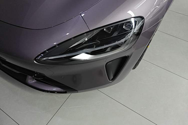 Used Xiaomi Auto SU7 2024 Rear-Drive Ultra-Long Range Advanced Pro-Level Intelligent Driving Version Left Front Headlight