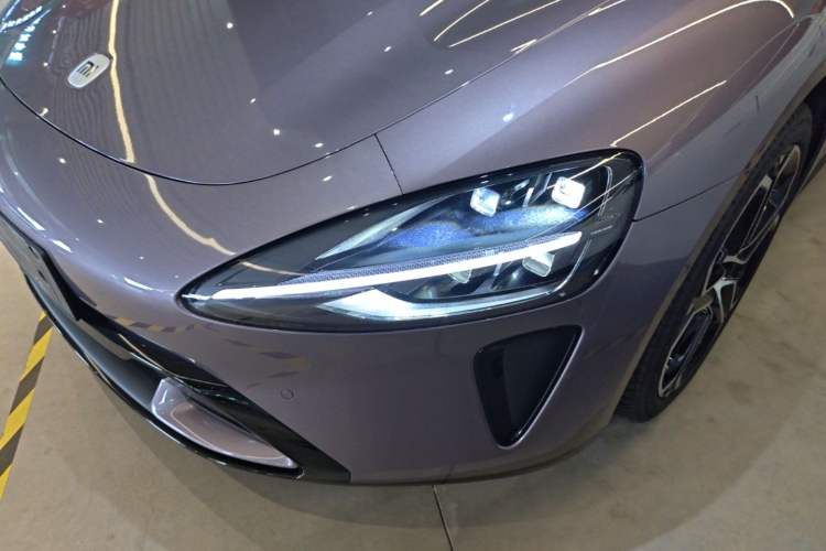 Used Xiaomi Auto SU7 2024 Rear-Drive Ultra-Long Range Advanced Pro-Level Intelligent Driving Version Left Front Headlight