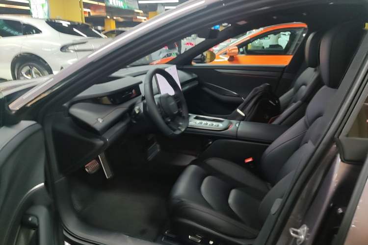 Used Xiaomi Auto SU7 2024 Four-Wheel Drive Ultra-Long Range Advanced Intelligent Driving Max Edition Left Front Seat