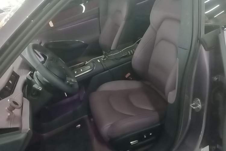 Used Xiaomi Auto SU7 2024 Rear-Drive Long-Range Intelligent Driving Version Left Front Seat