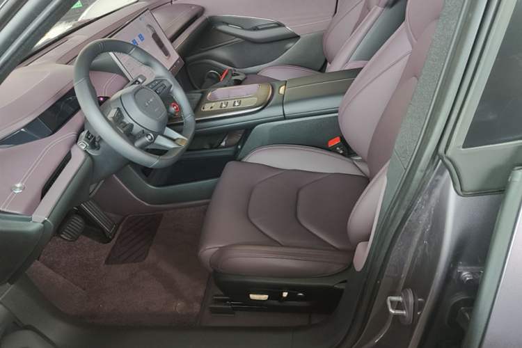 Used Xiaomi Auto SU7 2024 Rear-Drive Ultra-Long Range Advanced Pro-Level Intelligent Driving Version Left Front Seat