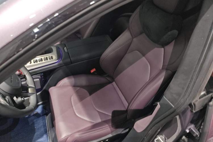 Used Xiaomi Auto SU7 2024 Four-Wheel Drive Ultra-Long Range Advanced Intelligent Driving Max Edition Left Front Seat