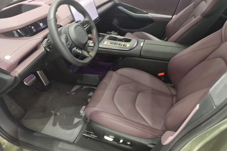 Used Xiaomi Auto SU7 2024 Four-Wheel Drive Ultra-Long Range Advanced Intelligent Driving Max Edition Left Front Seat