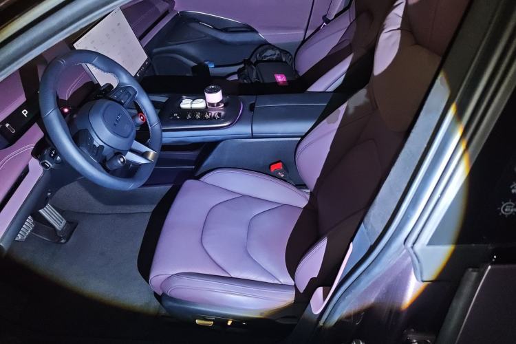Used Xiaomi Auto SU7 2024 Four-Wheel Drive Ultra-Long Range Advanced Intelligent Driving Max Edition Left Front Seat